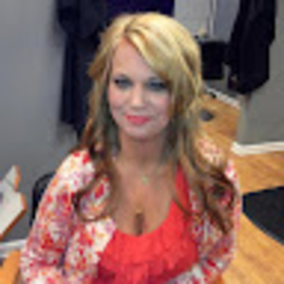 Meet your Posher, Sarah - Picture 1 of 1